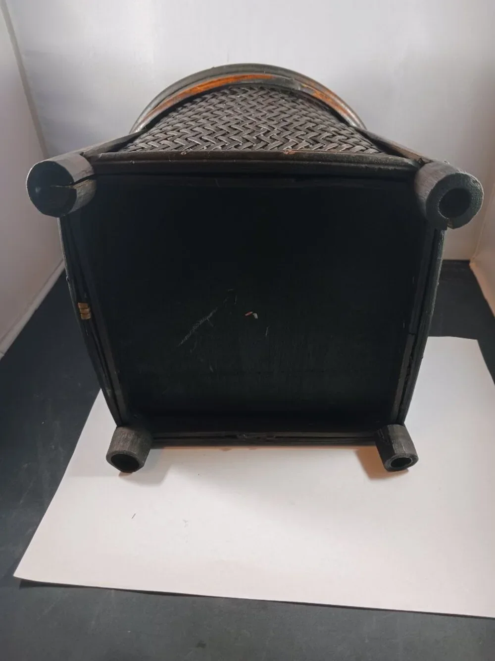 Vintage Straw Woven Container With Metal Clasp
